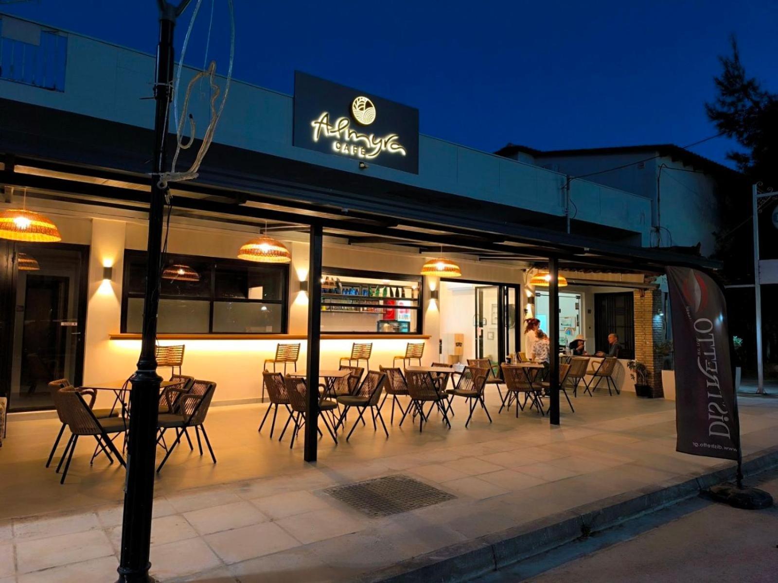 Poseidon Apartments 托隆 外观 照片