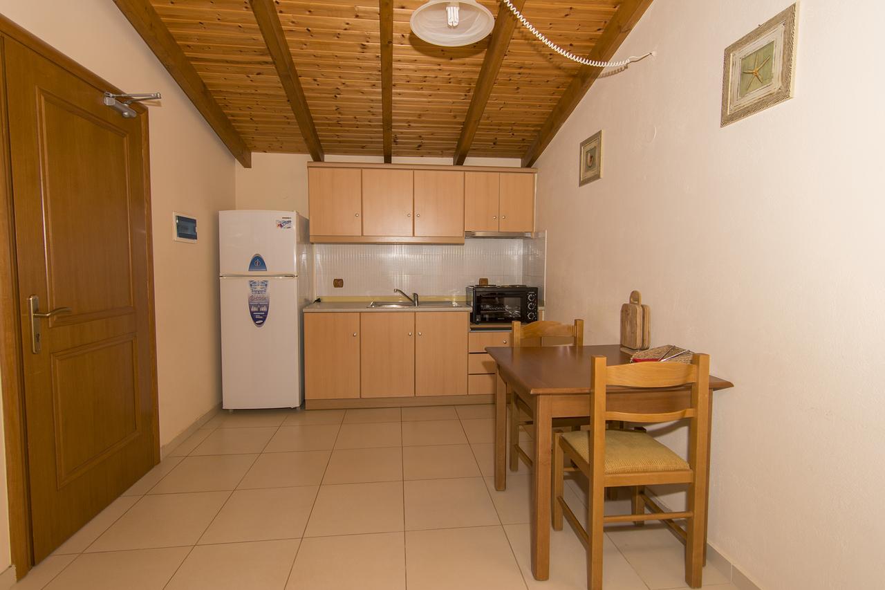 Poseidon Apartments 托隆 外观 照片