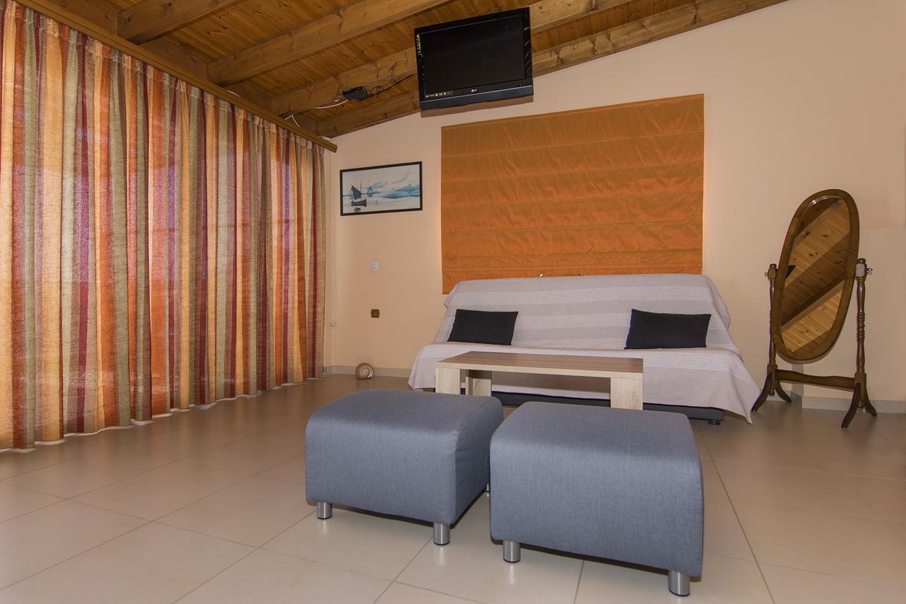 Poseidon Apartments 托隆 外观 照片