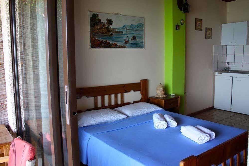 Poseidon Apartments 托隆 外观 照片
