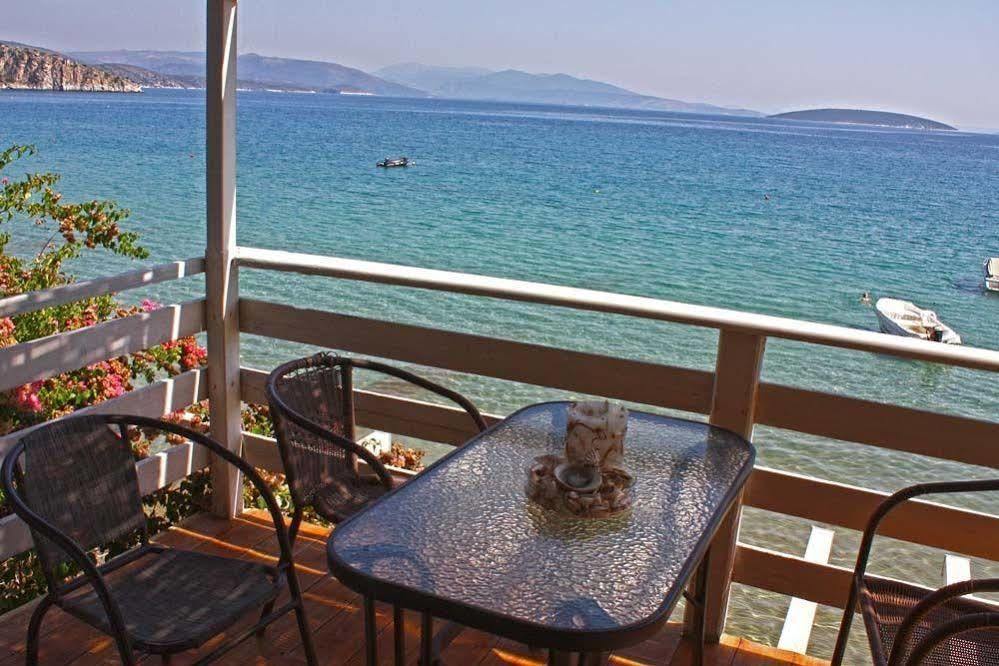 Poseidon Apartments 托隆 外观 照片