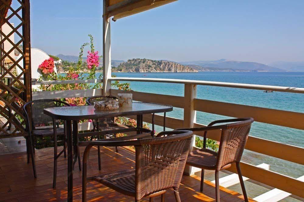 Poseidon Apartments 托隆 外观 照片