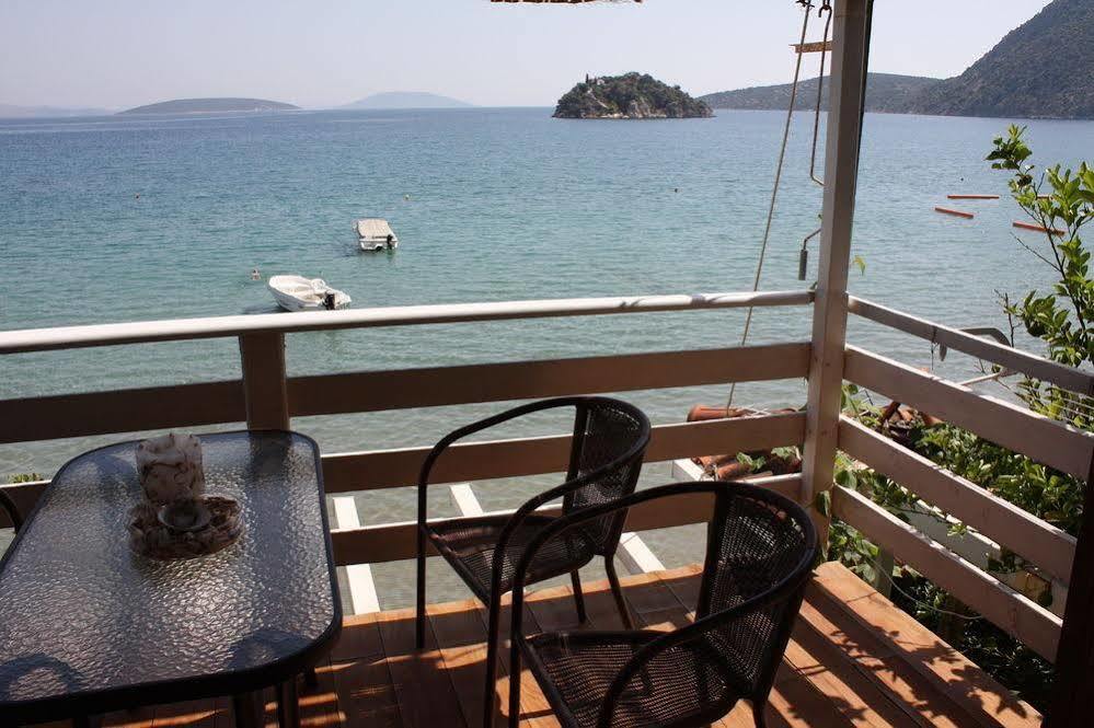 Poseidon Apartments 托隆 外观 照片