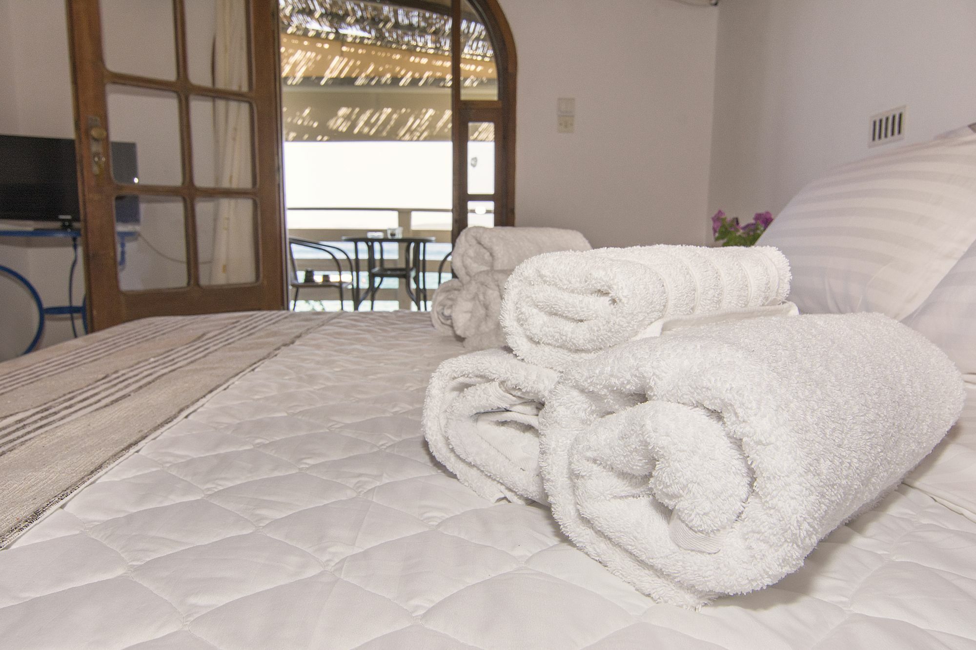 Poseidon Apartments 托隆 外观 照片