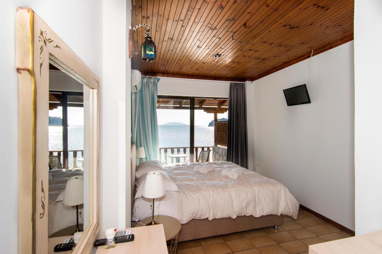 Poseidon Apartments 托隆 外观 照片